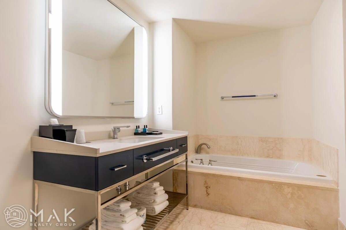 Fontainebleau Resort High Floor W Ocean Views Miami Beach Eksteriør bilde